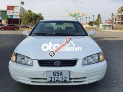 Cần bán xe Toyota Camry GLi sản xuất năm 2001, màu trắng  