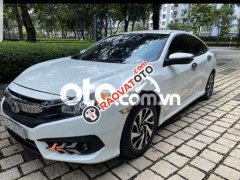 Cần bán lại xe Honda Civic 2.0AT sản xuất năm 2018, màu trắng, xe nhập
