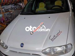 Cần bán xe Fiat Siena năm sản xuất 2004, màu trắng