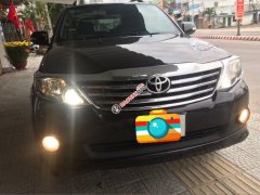 Bán Toyota Fortuner 4X4AT năm sản xuất 2012, màu đen xe gia đình