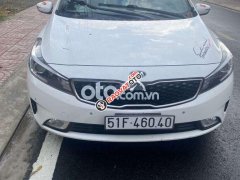 Bán Kia Cerato 1.6AT năm sản xuất 2017, màu trắng, giá tốt