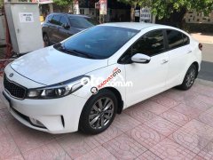 Cần bán Kia Cerato 1.6MT năm 2017, màu trắng giá cạnh tranh