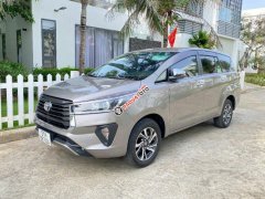 Cần bán Toyota Innova 2.0G năm 2021, màu ghi xám