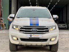 Ford Everest 2.0 Titanium một cầu máy dầu, màu trắng biển HCM   