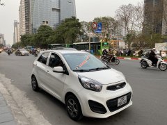 Màu trắng, giá chỉ 230 triệu