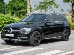 Cần bán xe Mercedes 4matic 2021, màu đen