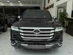 Bán Toyota Landcruiser LC300 sản xuất 2024 siêu lướt, tên công ty.