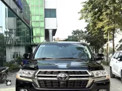 Bán Toyota Land Cruiser 5.7 VXS Trung Đông, sản xuất 2020, 1 chủ.