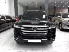 Bán Toyota Land Cruiser LC300, sản xuất 2023, Xe bảo hành đến 2028.