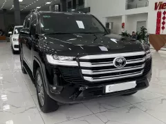 Cần bán Toyota Land Cruiser LC300 màu Đen nội thất Kem xe sản xuất năm 2022 đăng ký cá nhân