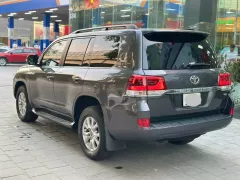Cần bán xe Toyota Land Cruiser LC200 2020 đi hơn 4 vạn km xe rất đẹp Cần bán xe Toyota Land Cruiser LC200 2020 đi hơn 4 vạn km xe rất đẹp