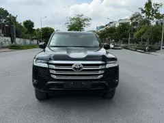 Bán Toyota Land Cruiser LC300 sản xuất 2023.
