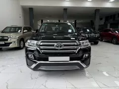Bán Toyota Land Cruiser 4.6 VXS 2016, lăn bánh 6 vạn Km như mới.