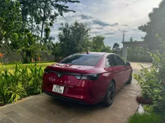 Chính chủ cần bán: Vinfast lux A base màu đỏ