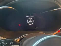 E cần bán xe GLC 300 2021 đen nội thất kem