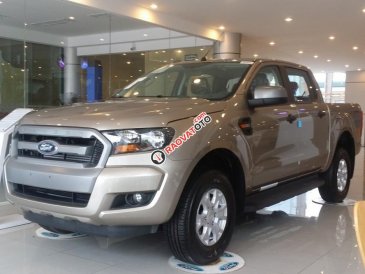 Bán ô tô Ford Ranger XTS MT đời 2017, màu trắng, xe nhập