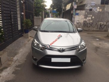 Bán xe Vios 2017 số sàn, màu xám bạc zin nguyên con