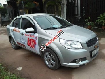 Bán Chevrolet Aveo đời 2015, màu bạc, giá 350tr