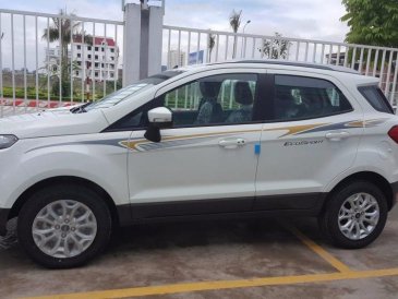 Bán Ford EcoSport Titanium sản xuất 2017, màu trắng, nhập khẩu 