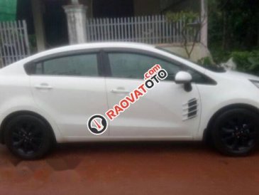 Bán xe Kia Rio đời 2016, màu trắng, nhập khẩu, giá tốt