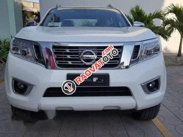 Bán ô tô Nissan Navara đời 2017, màu trắng