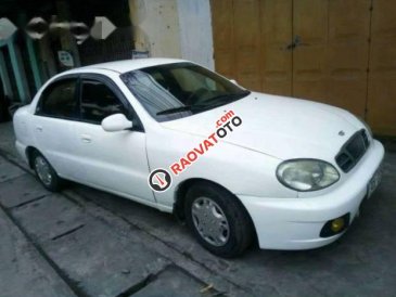 Cần bán gấp Daewoo Lanos đời 2002, màu trắng