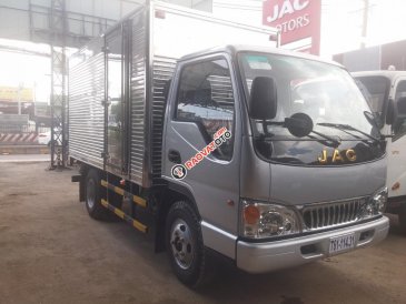 Giá xe tải Jac 2 tấn 4 / giá xe tải Jac 2 tấn 4 thùng bạc cn iSuzu lưu thông thành phố