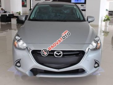 Cần bán xe Mazda 2 đời 2017, màu bạc, 545 triệu