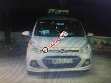 Bán ô tô Hyundai Grand i10 đời 2015, màu bạc 