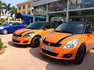 Bán xe Suzuki Swift 2017 Km 110tr, hai màu