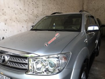 Toyota Fortuner 2012 mầu bạc, giá 675 triệu