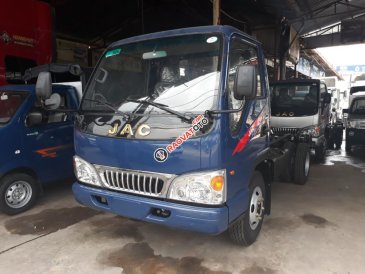 Bán xe tải Jac 2.4 tấn thùng bạt, giá rẻ vay cao tại TPHCM
