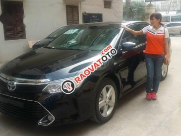 Cần bán Toyota Camry đời 2017