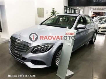 Bán xe Mercedes C250 đời 2017, màu bạc