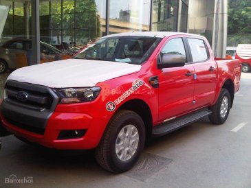 Cần bán xe Ford Ranger 2.2L XLS AT 4x2 sản xuất 2017, màu đỏ, nhập khẩu