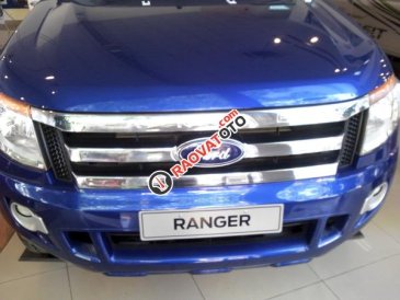 Bán Ford Ranger Wildtrak 2.2L AT đời 2017, màu xanh lam, xe nhập giá cạnh tranh