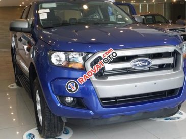 Cần bán Ford Ranger 2.2L XLS AT 4x2 đời 2017, màu xanh lam, nhập khẩu, giá tốt