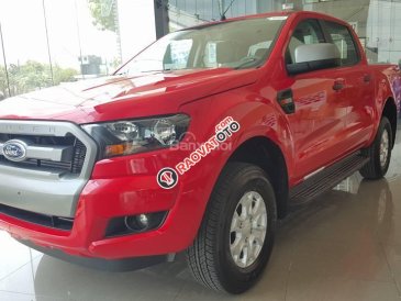 Cần bán Ford Ranger 2.2L XLS MT 4x2 sản xuất 2017, màu đỏ, nhập khẩu, giá tốt