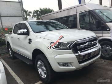 Bán xe Ford Ranger 2.2L XLS AT 4x2 đời 2017, màu trắng, nhập khẩu nguyên chiếc