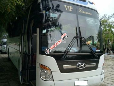 Gia đình xuất cảnh bán Hyundai Universe Noble