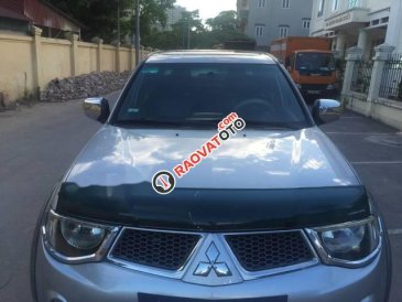 Cần bán xe Mitsubishi Triton GLS sản xuất 2014, màu bạc 