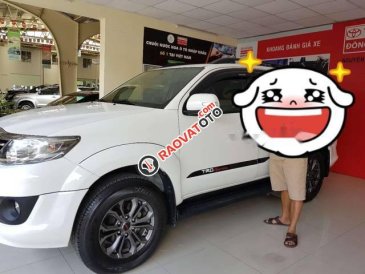 Bán xe Toyota Fortuner TRD sportivo sản xuất năm 2014, màu trắng còn mới