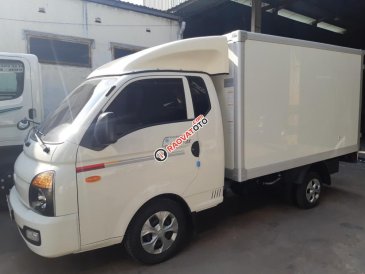 Cần bán xe Hyundai H 100 Portter 2 đời 2017, màu trắng, nhập khẩu giá cạnh tranh
