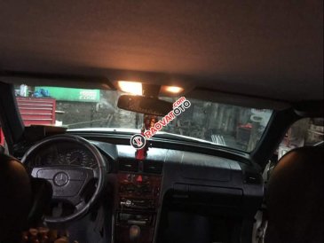 Bán xe Mercedes C180 2000, màu trắng, nhập khẩu  