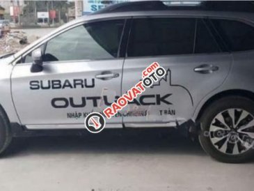 Cần bán Subaru Outback 2.5i sản xuất 2016, màu bạc