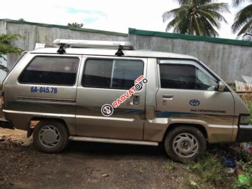 Cần bán gấp Toyota Hiace năm sản xuất 1994, 7 chỗ không hết niên hạn