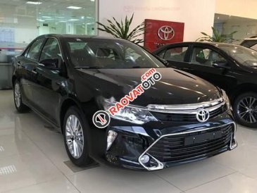 Cần bán Toyota Camry năm 2019, màu đen