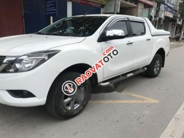 Bán xe Mazda BT 50 MT đời 2017, màu trắng, xe nhập