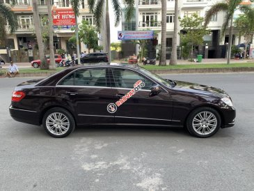 Bán xe Mercedes Benz E300 model 2010, 1 đời chủ 4 số