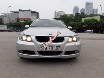 Bán xe BMW 320i sản xuất năm 2007, màu bạc, 385tr